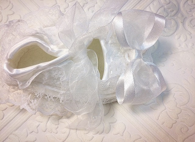 Baptism shoes, newborn shoes, Lacey newborn shoes, baby shoes, white baby shoes, soft sole baby shoes, christening shoes, white lace shoes