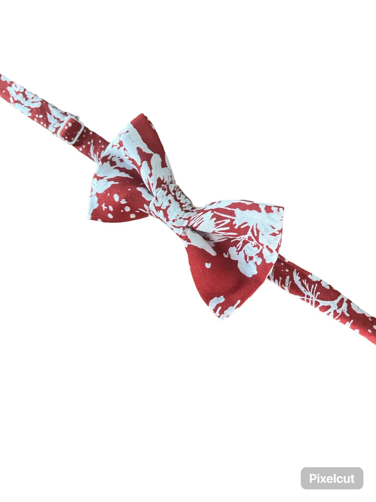 Red & White bow tie, Christmas tree bow tie, red bow tie, boy's red bow tie, boy's bow tie, baby bow tie, toddler tie, christmas bow tie