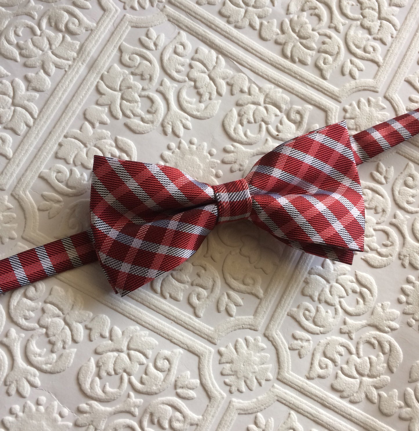SALE: bow, plaid bow tie, red bow tie, red plaid bow tie, newborn bow tie, toddler bow tie, plaid bow tie boy, red boy bow tie, boy plaid
