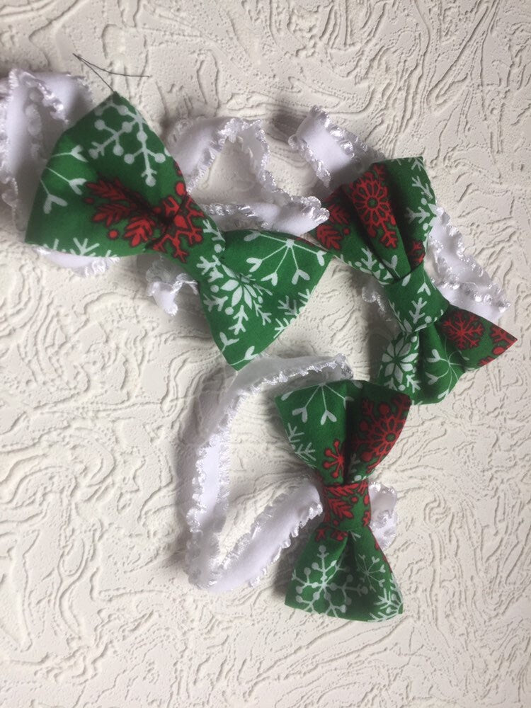 Snowflake bow, Christmas bow, bow headband, red snowflake bow, Christmas headband, baby headband, classic style bow, green red bow