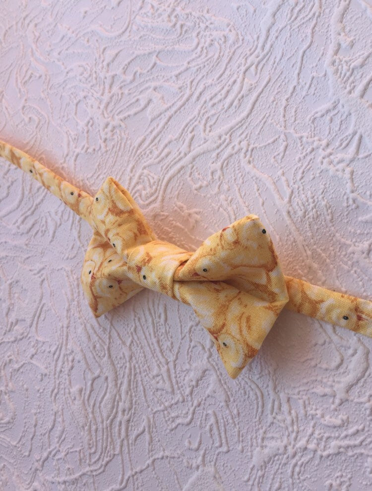 Easter bow tie. Chicks bow tie. Easter baby bow tie.