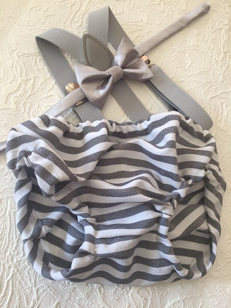 gray cake smash outfit boy, gray bow tie suspenders, 1st birthday outfit, gray diaper cover bow tie, baby bow tie, cake smash props, gray
