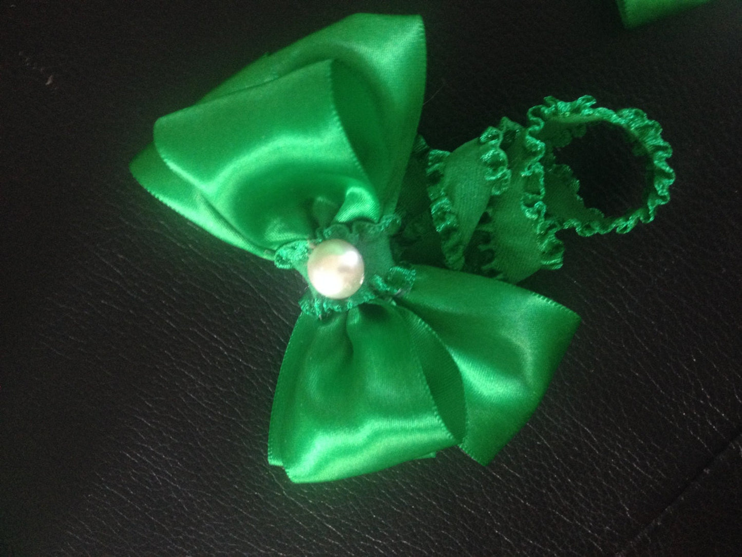 Green baby headband, emerald headband, green baby bow, green bow, green bow headband, bow headband, st.patricks headband, holiday headband