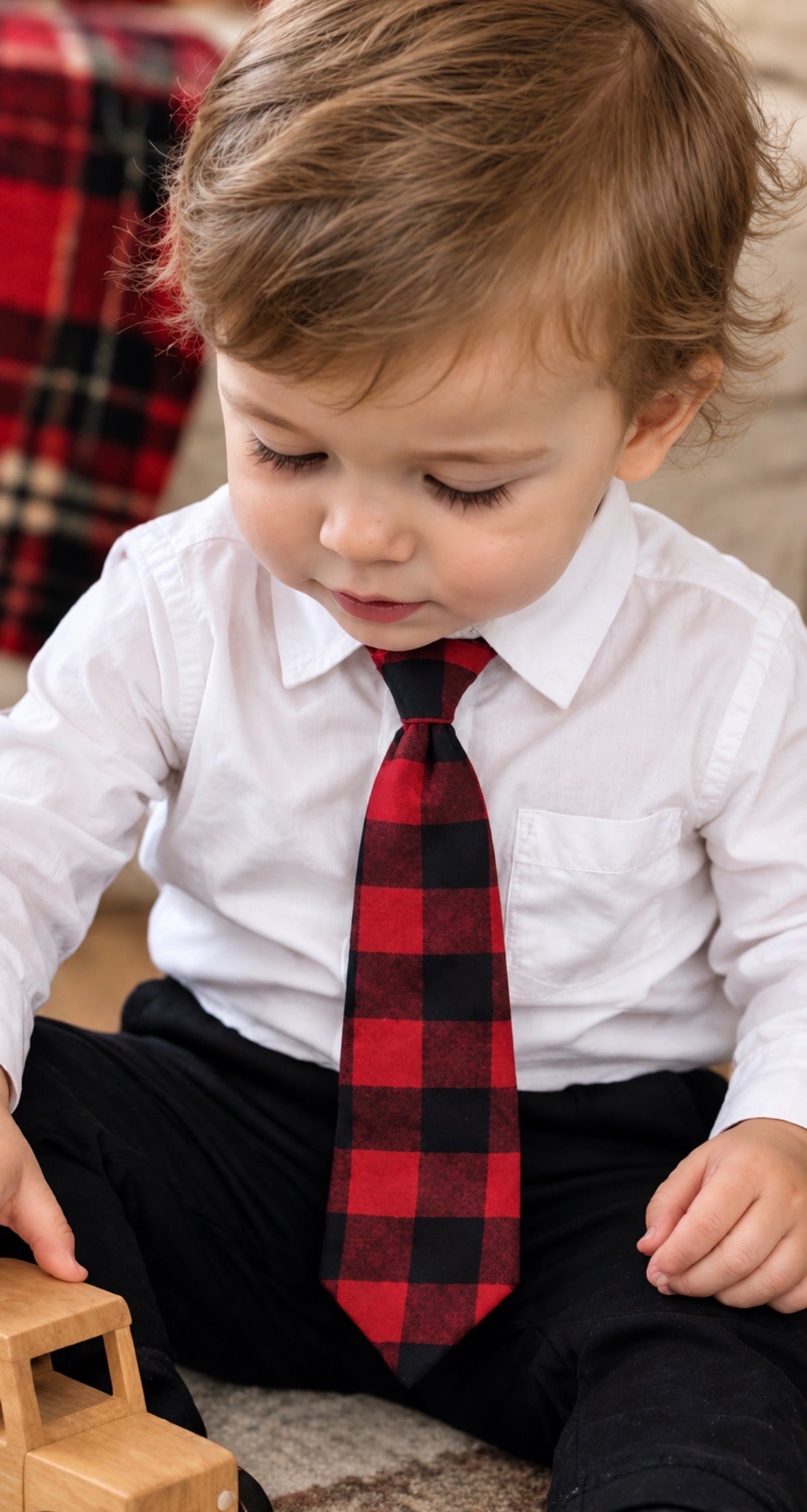 Red & Black Buffalo Plaid Necktie – Christmas Lumberjack Tie & Wedding Groomsman Tie