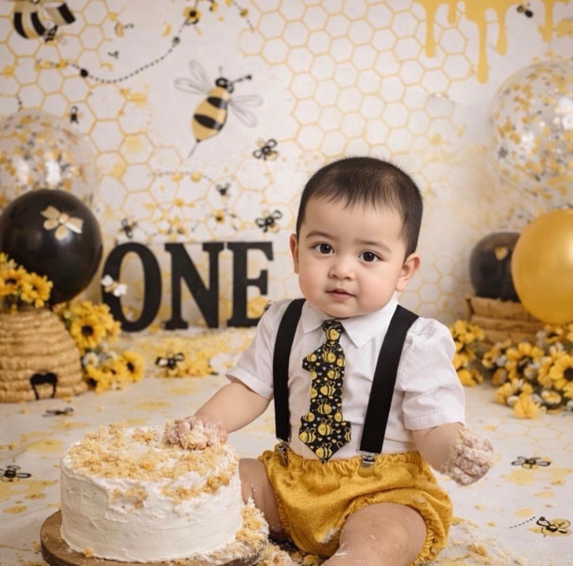 Boy first birthday outfit, cake smash outfit boy, bumble bee baby toddler outfit, second birthday, diaper cover, cake smash props