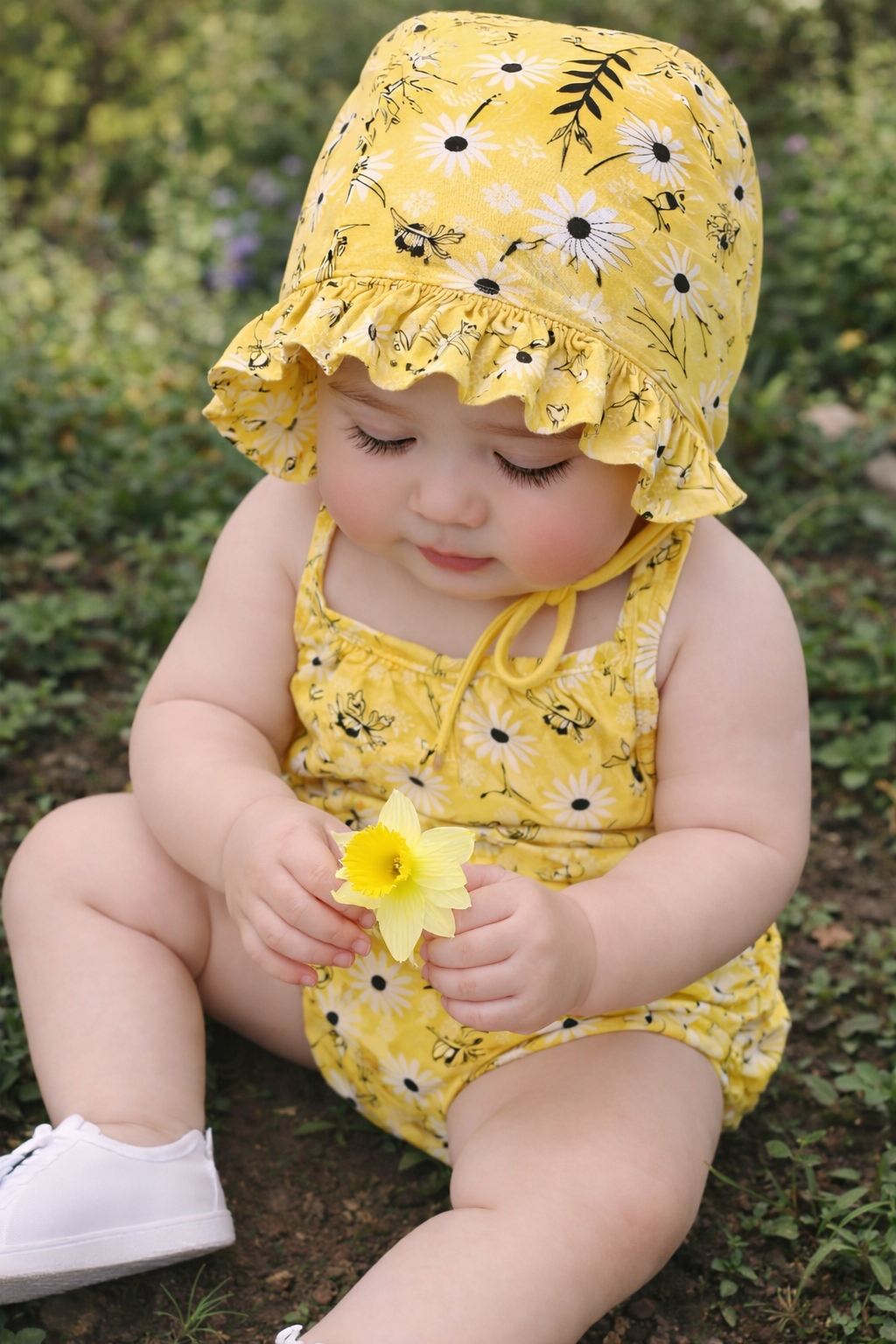Spring Yellow Bee baby Bonnet and Sunhat