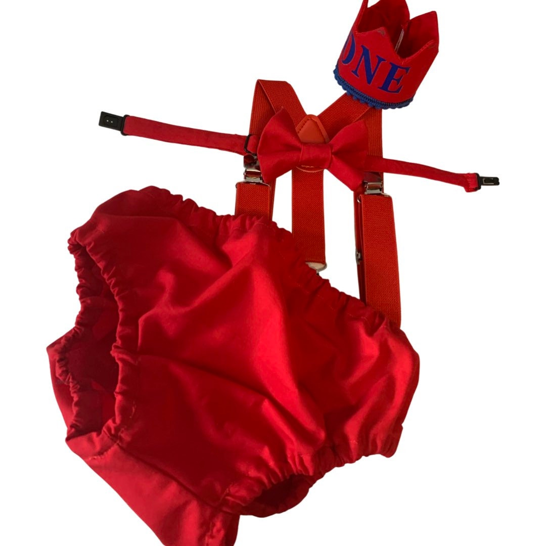 red cake smash outfit boy, Videogame cake smash, red bow tie, smash cake outfit boy, red diaper cover, red blue baby bow tie, red suspenders