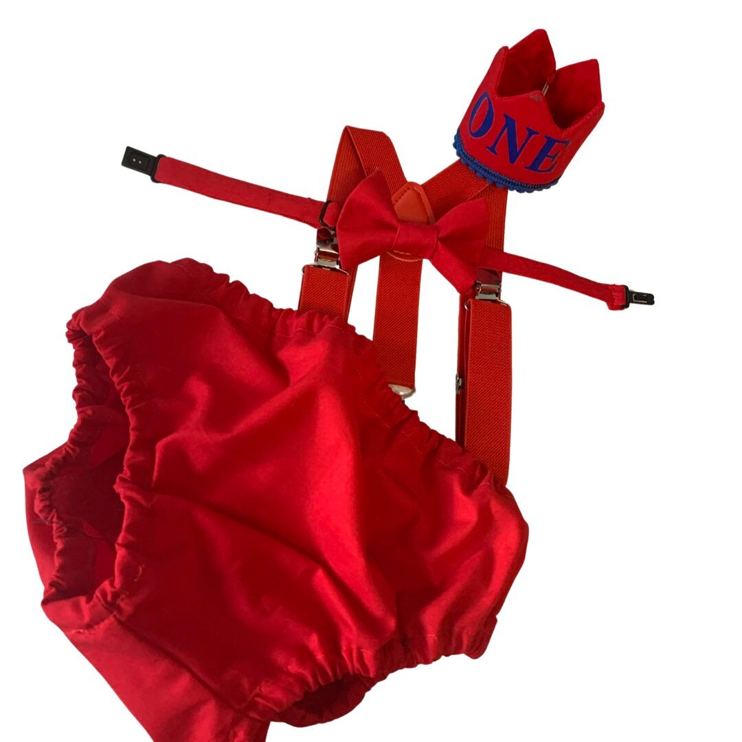red cake smash outfit boy, Videogame cake smash, red bow tie, smash cake outfit boy, red diaper cover, red blue baby bow tie, red suspenders