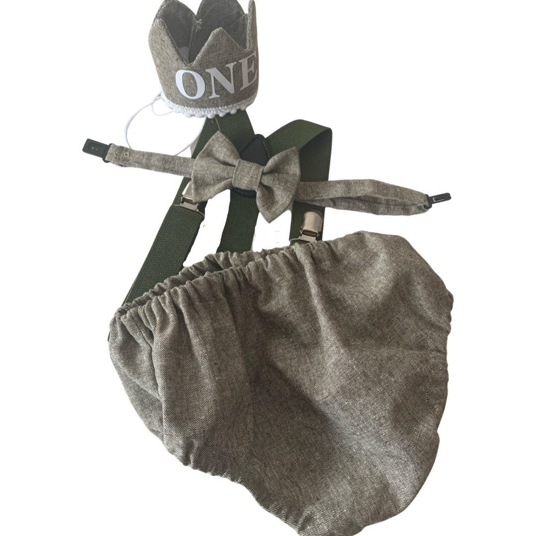 Light denim sitter set - baby boy photo prop - baby clothes - vintage style - flat cap - cake smash outfit