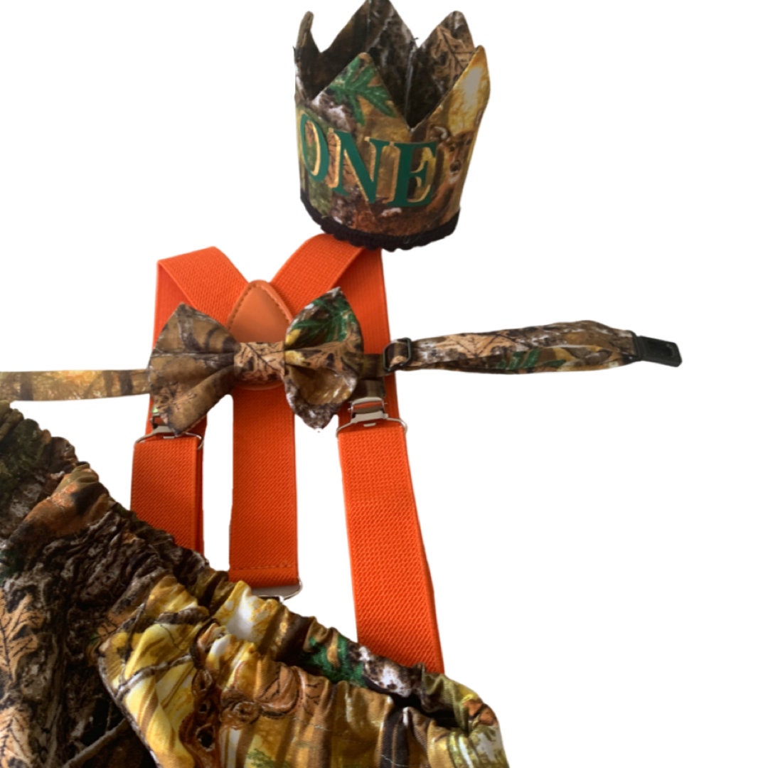 camo baby boy, camo cake smash outfit boy, camo diaper cover bow tie, camo 1st birthday outfit, boy 1st birthday outfit, camo suspenders