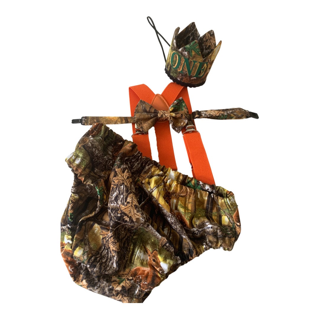 camo baby boy, camo cake smash outfit boy, camo diaper cover bow tie, camo 1st birthday outfit, boy 1st birthday outfit, camo suspenders