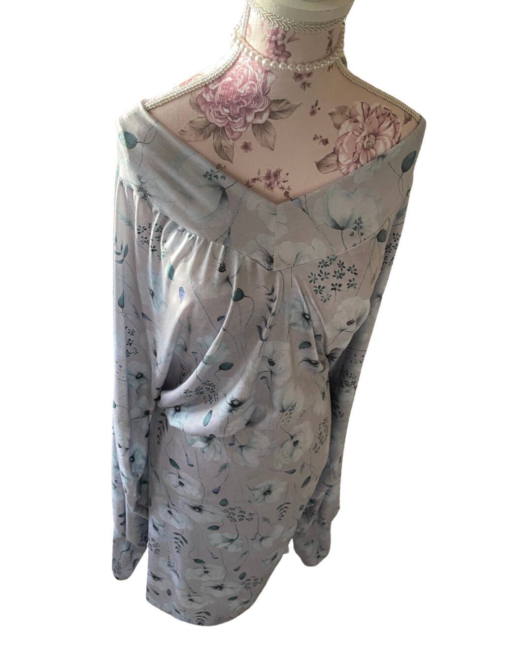 V Neck Black Viscose Dress, V-Neck Fitted Mini, knee high, calf, Deep V-Neck Minimalist Women Cocktail Dress off shoulder, lantern sleeve