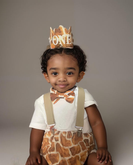 safari cake smash outfit boy, boy cake smash outfit, giraffe cake smash, jungle cake smash, safari 1st birthday boy, giraffe diaper cover