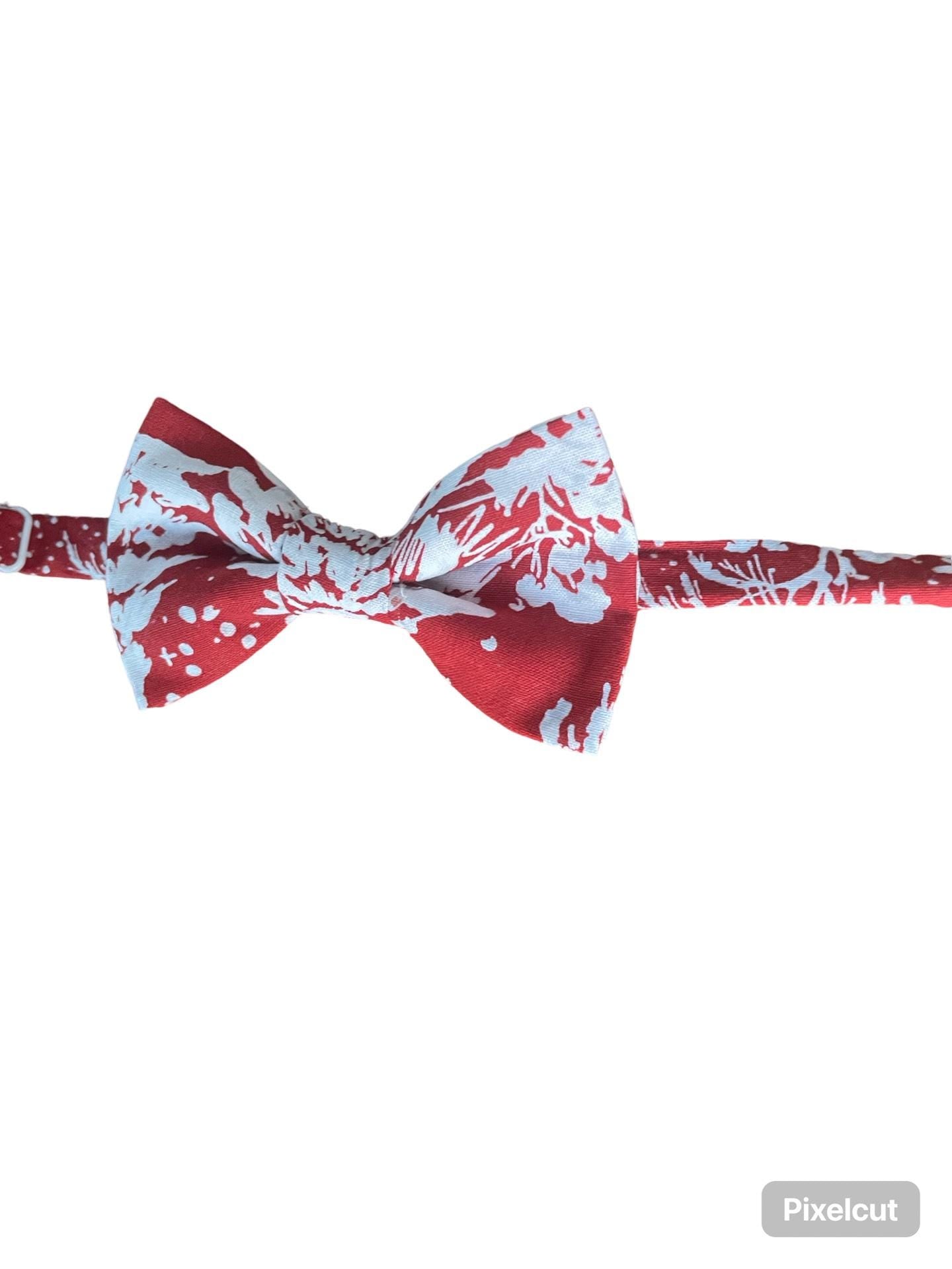 Red & White bow tie, Christmas tree bow tie, red bow tie, boy's red bow tie, boy's bow tie, baby bow tie, toddler tie, christmas bow tie