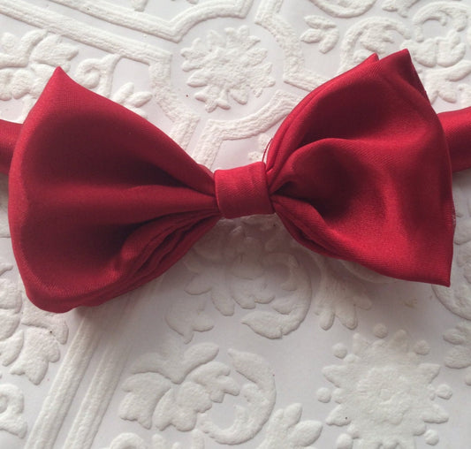 Christmas baby bow tie, Christmas bow tie, red bow tie, red satin bow tie, baby bow tie, red baby bow tie, red toddler bow tie, holiday bow