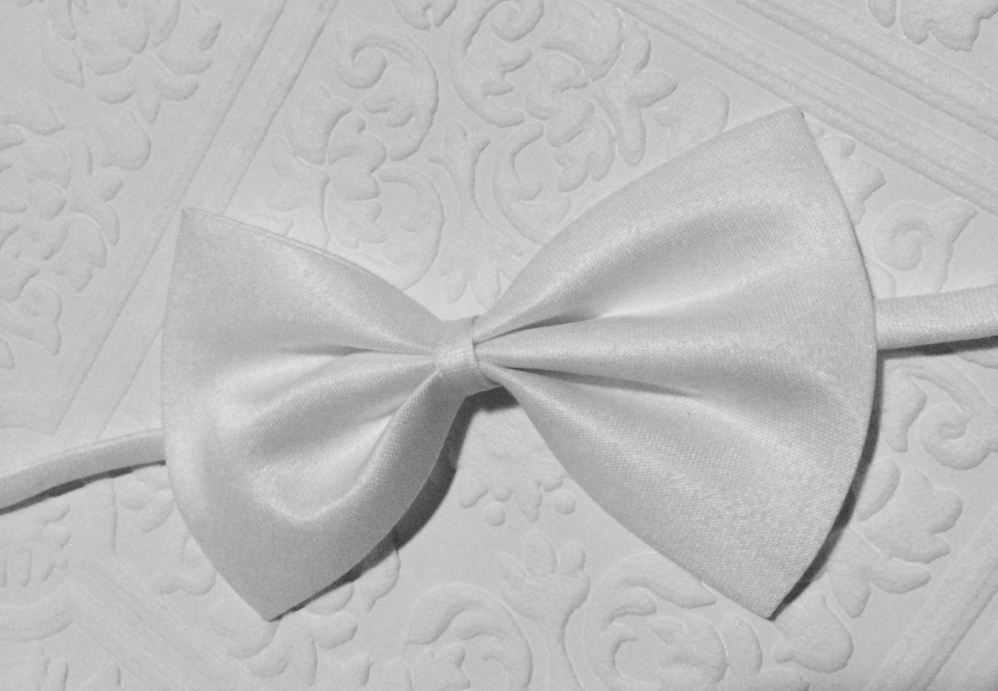 white bow tie, classic white bow tie, white baby bow tie, baby bow tie, toddler bow tie, white toddler bow tie, wedding boy tie, bow tie