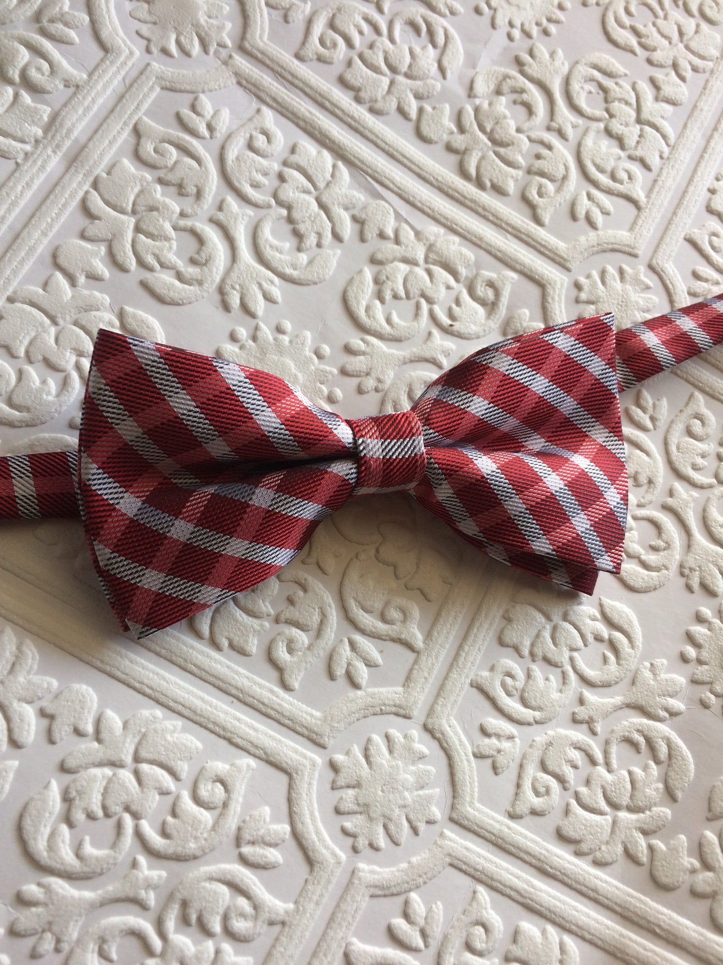 SALE: bow, plaid bow tie, red bow tie, red plaid bow tie, newborn bow tie, toddler bow tie, plaid bow tie boy, red boy bow tie, boy plaid