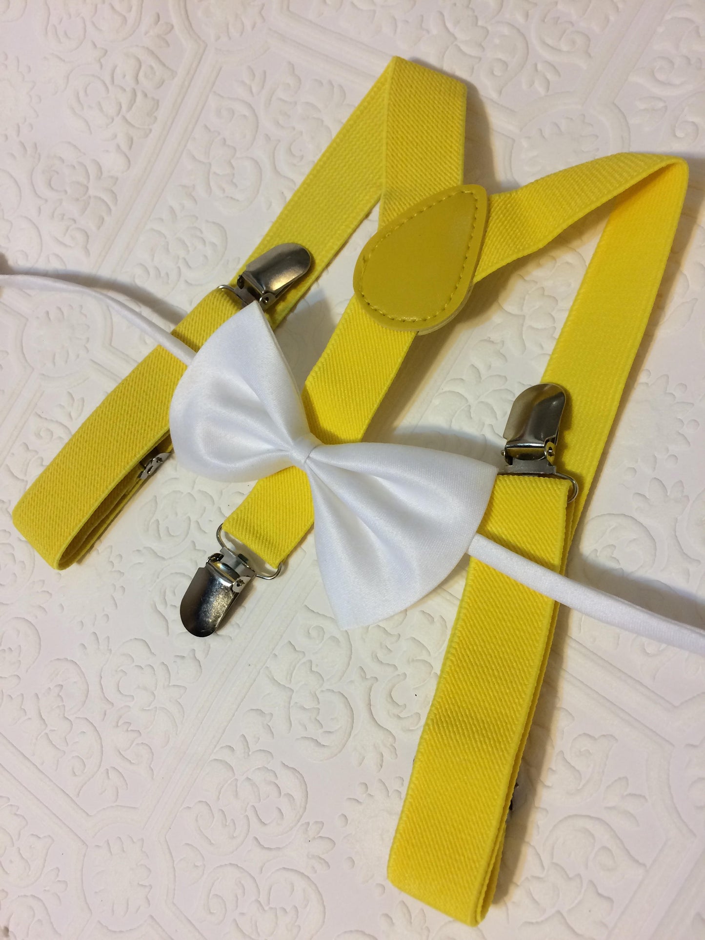 Baby suspenders, white bow tie, baby bow tie, baby bow tie outfit, suspenders, white suspenders set, wedding suspenders, Birthday bow tie