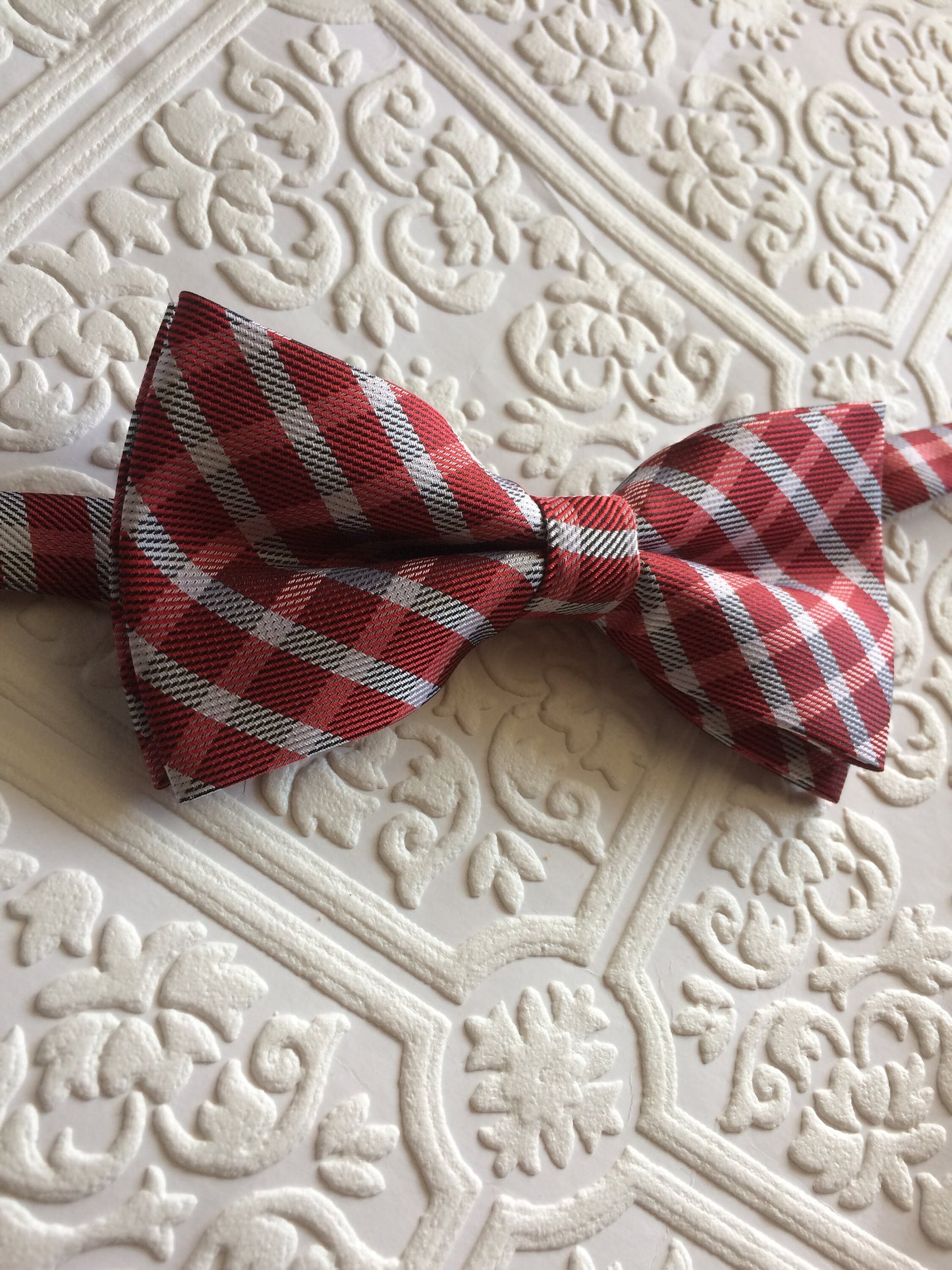 SALE: bow, plaid bow tie, red bow tie, red plaid bow tie, newborn bow tie, toddler bow tie, plaid bow tie boy, red boy bow tie, boy plaid