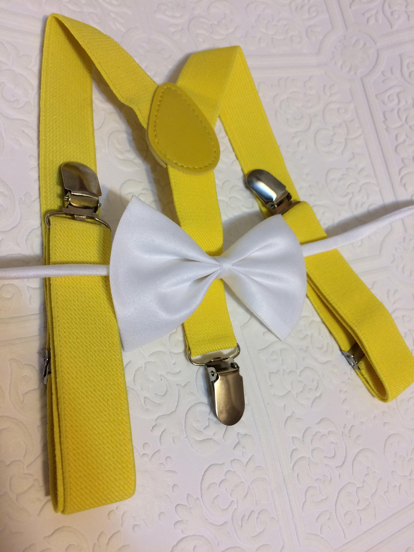 Baby suspenders, white bow tie, baby bow tie, baby bow tie outfit, suspenders, white suspenders set, wedding suspenders, Birthday bow tie