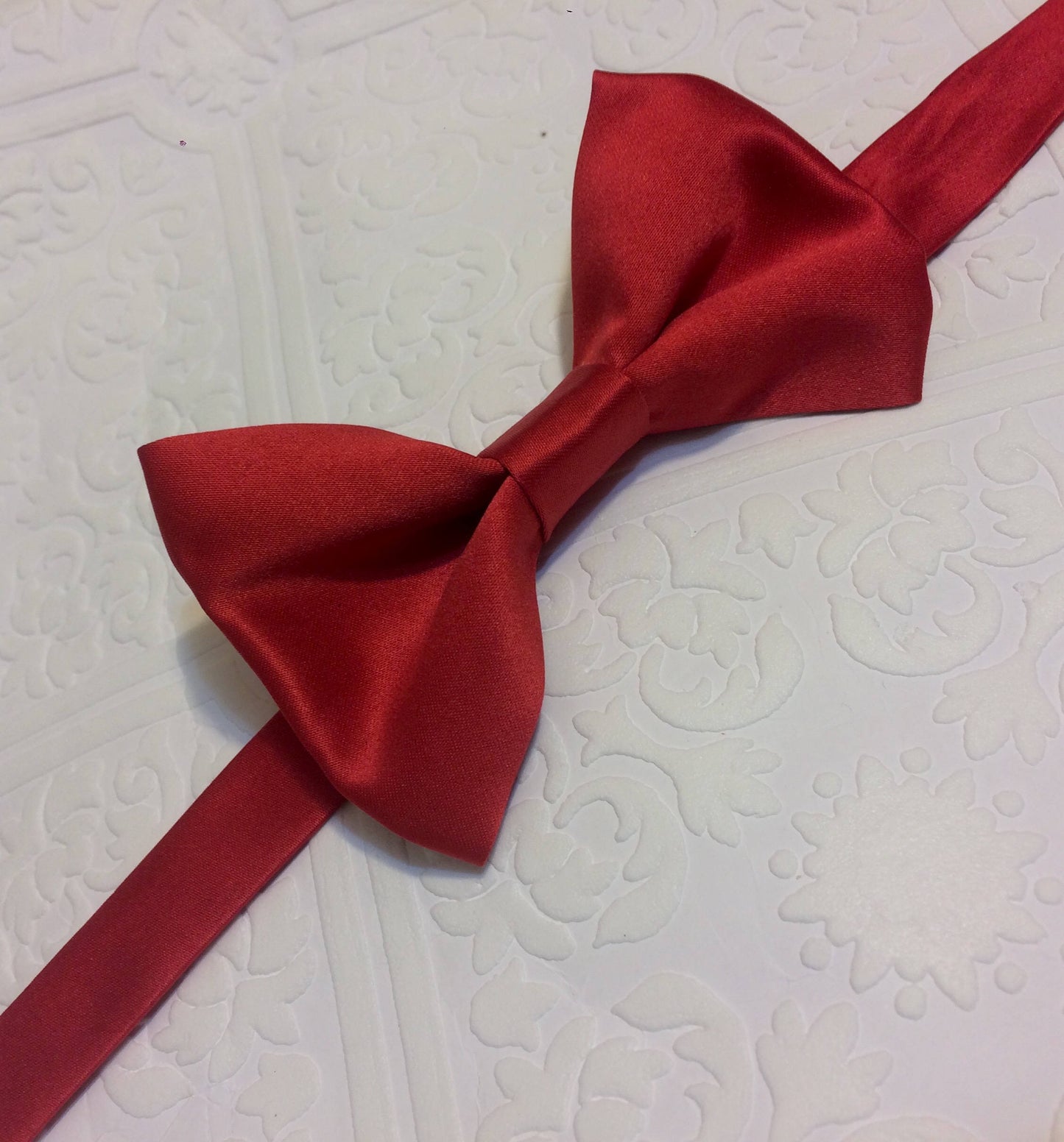 baby bow tie, valentine, Christmas bow tie, red bow tie, red satin bow tie, baby bow tie, red baby bow tie, red toddler bow tie, holiday bow