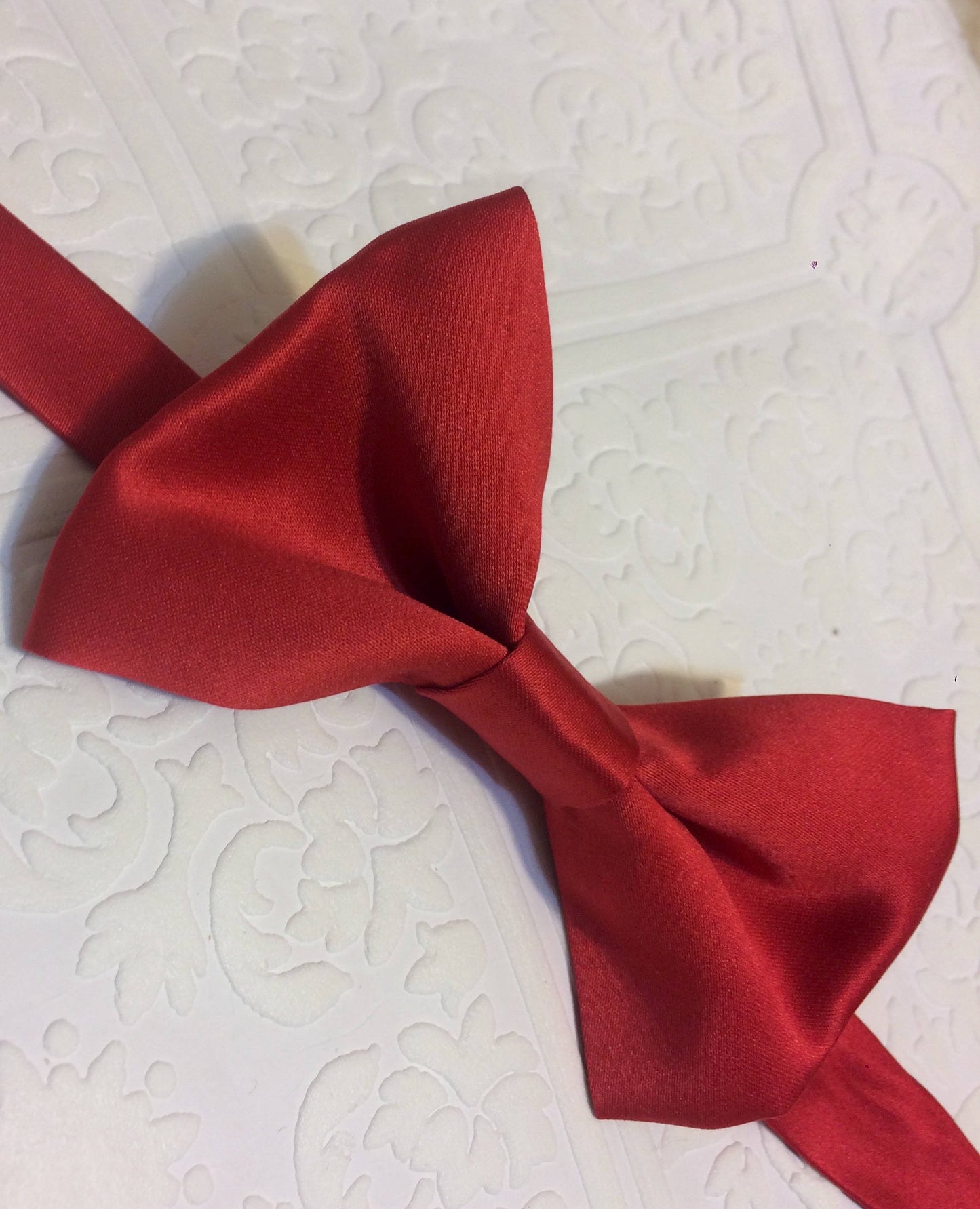 baby bow tie, valentine, Christmas bow tie, red bow tie, red satin bow tie, baby bow tie, red baby bow tie, red toddler bow tie, holiday bow