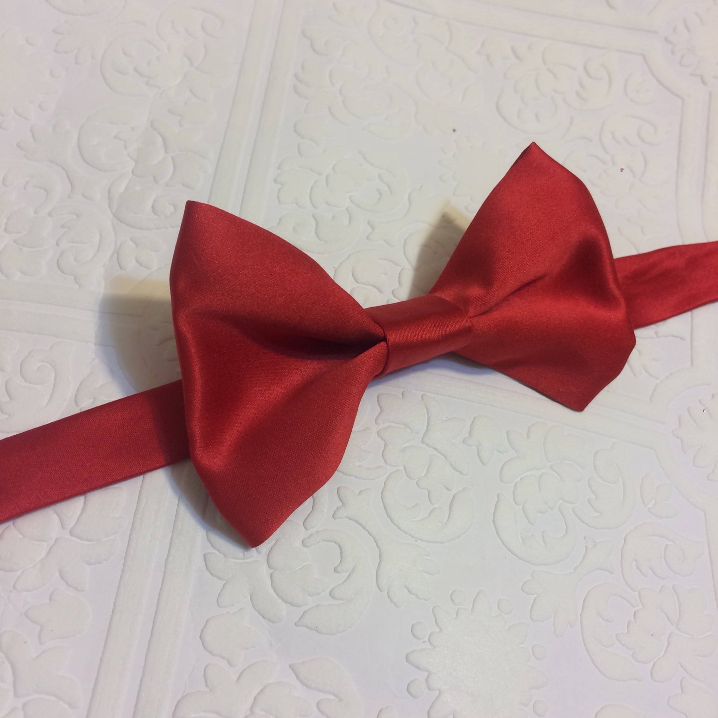 baby bow tie, valentine, Christmas bow tie, red bow tie, red satin bow tie, baby bow tie, red baby bow tie, red toddler bow tie, holiday bow