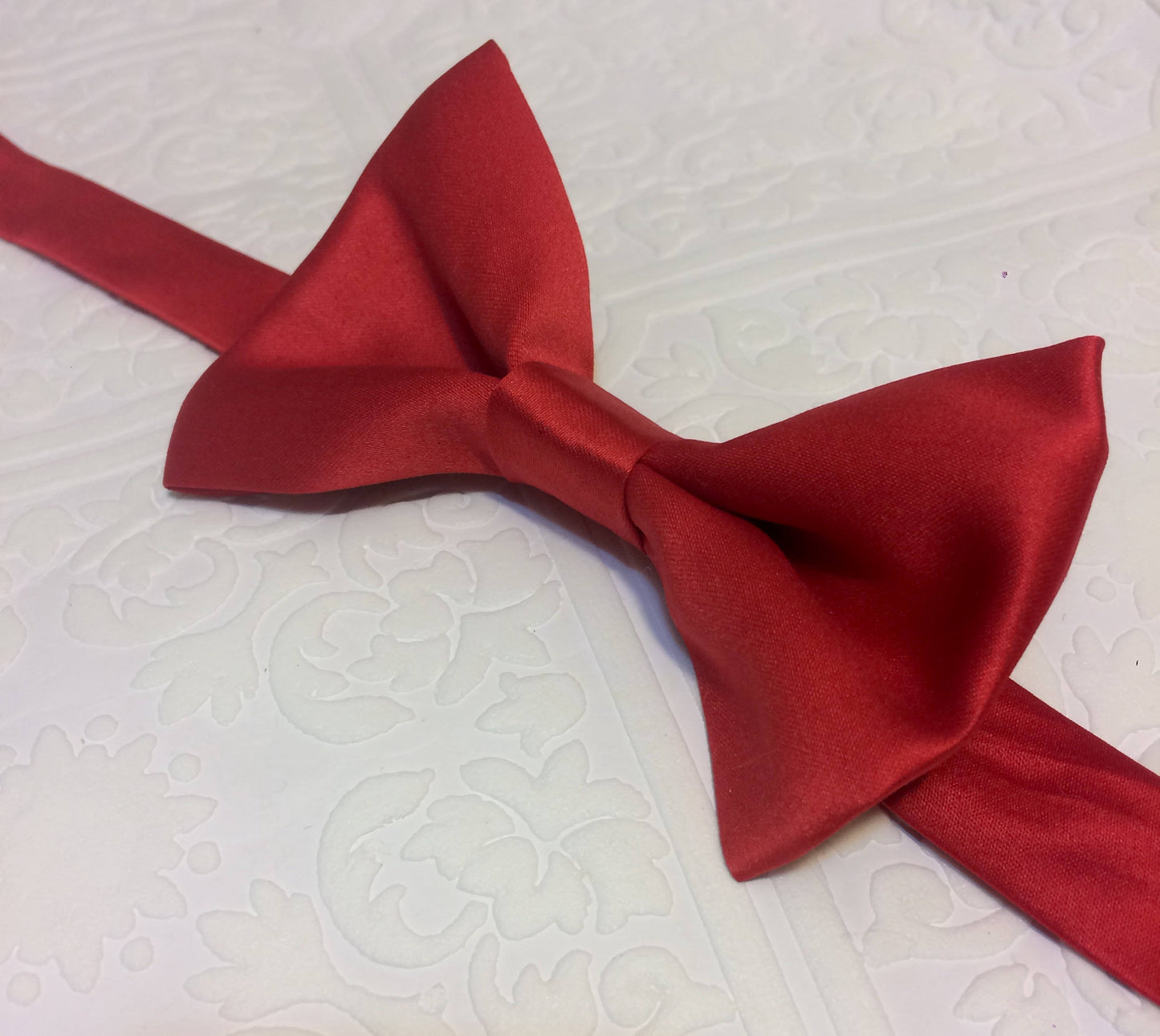 baby bow tie, valentine, Christmas bow tie, red bow tie, red satin bow tie, baby bow tie, red baby bow tie, red toddler bow tie, holiday bow