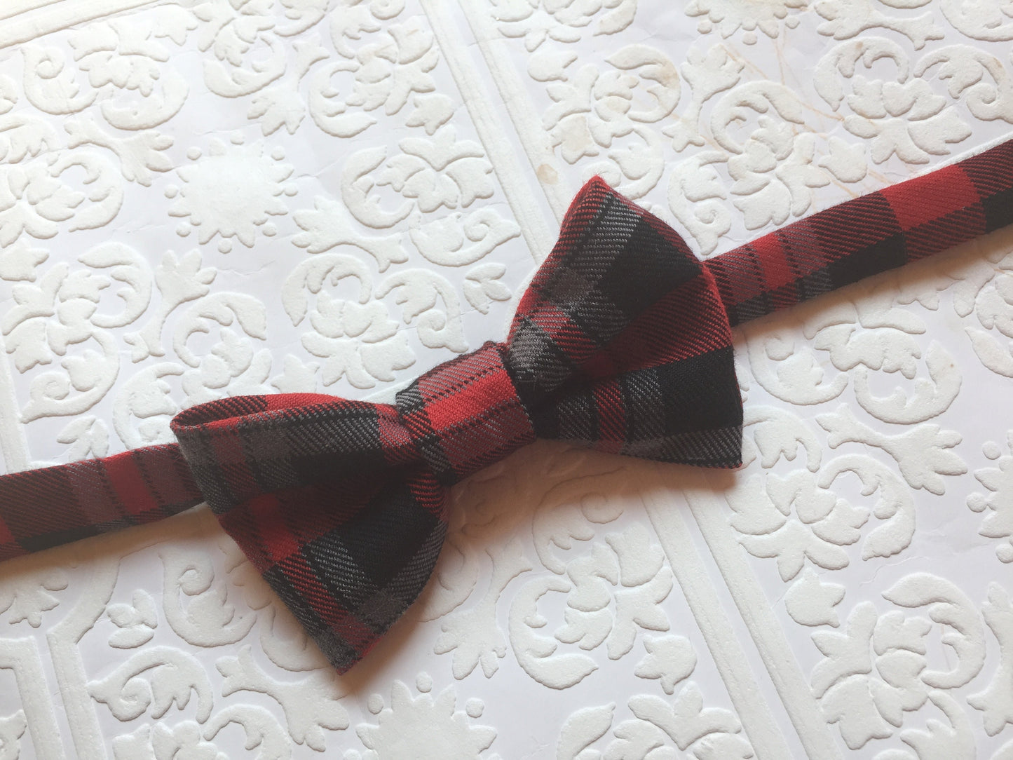 Classic Red plaid bow tie boys bow tie, infant bowtie,toddler bowtie,mens bowtie,groomsmen bowtie,adult bow tie, check bow tie, Christmas