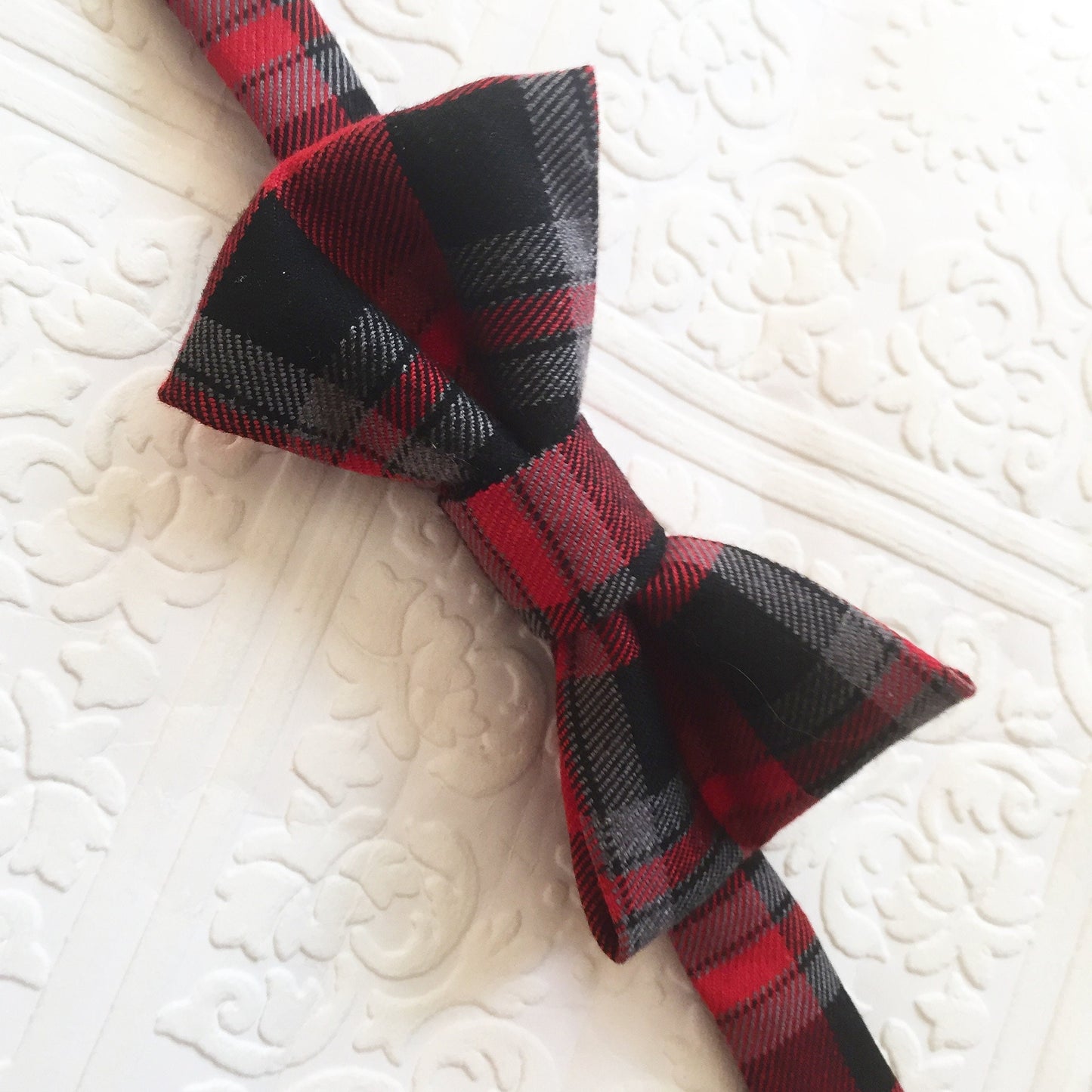 Classic Red plaid bow tie boys bow tie, infant bowtie,toddler bowtie,mens bowtie,groomsmen bowtie,adult bow tie, check bow tie, Christmas