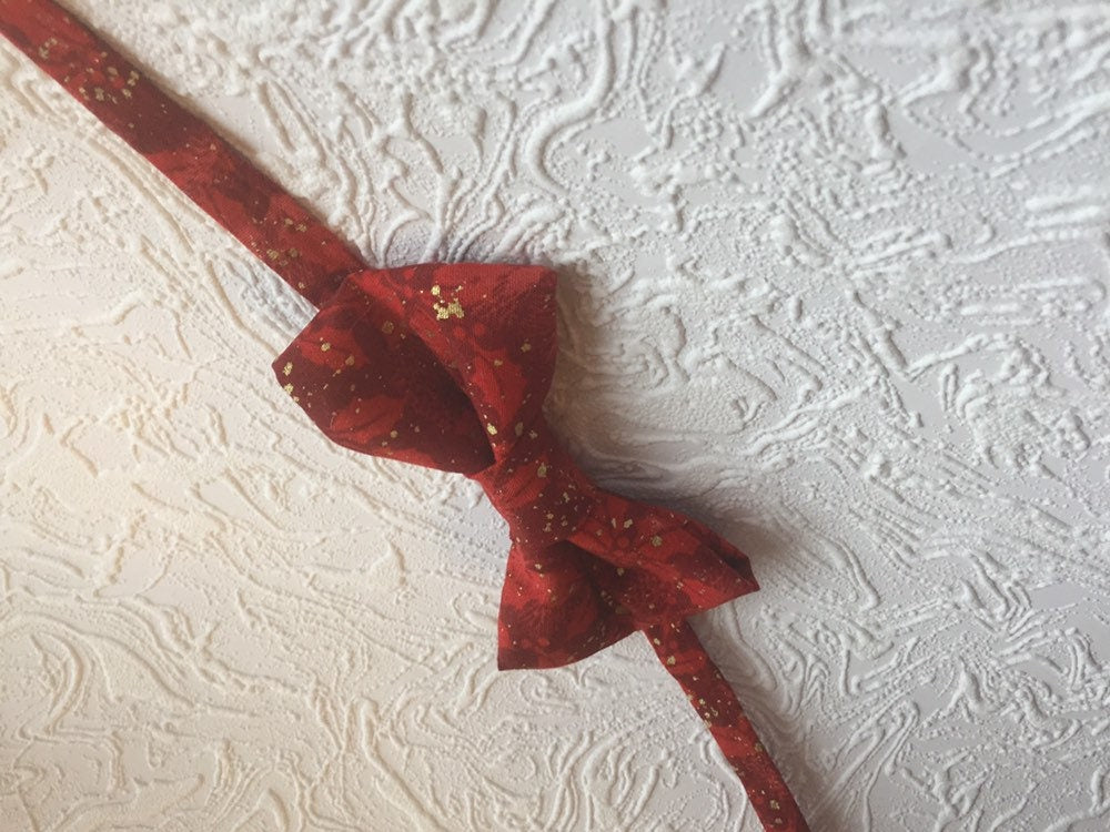 Christmas Holly Pre-Tied Bow Tie, Xmas Bow Tie, Holly Bow Tie, Christmas Bowtie