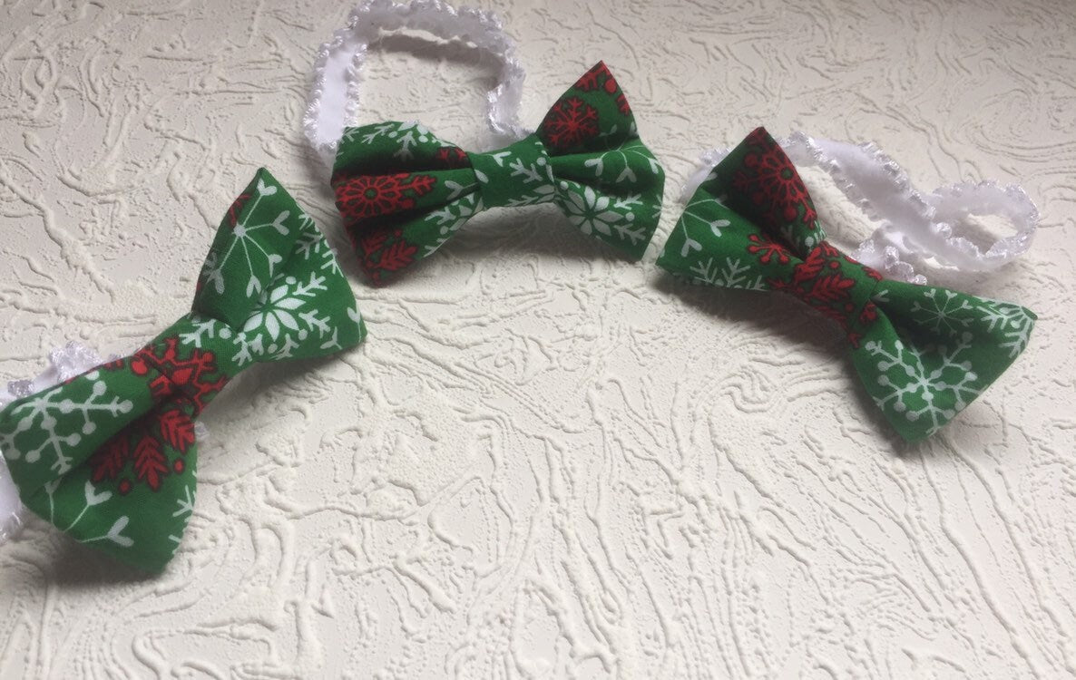Snowflake bow, Christmas bow, bow headband, red snowflake bow, Christmas headband, baby headband, classic style bow, green red bow