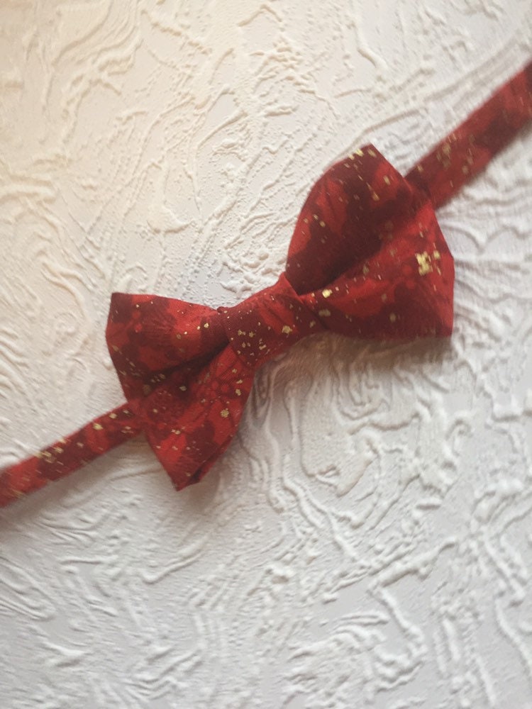 Christmas Holly Pre-Tied Bow Tie, Xmas Bow Tie, Holly Bow Tie, Christmas Bowtie