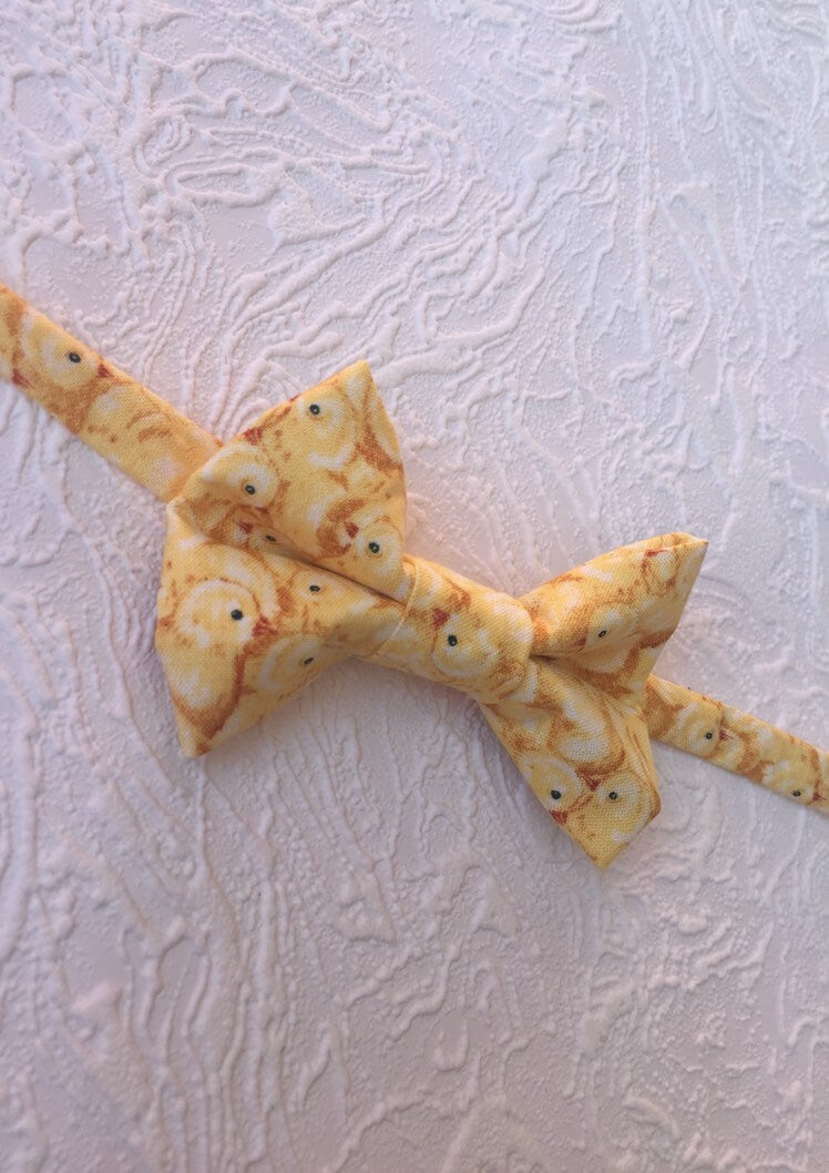 Easter bow tie. Chicks bow tie. Easter baby bow tie.