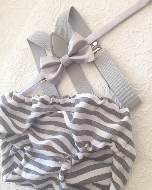gray cake smash outfit boy, gray bow tie suspenders, 1st birthday outfit, gray diaper cover bow tie, baby bow tie, cake smash props, gray
