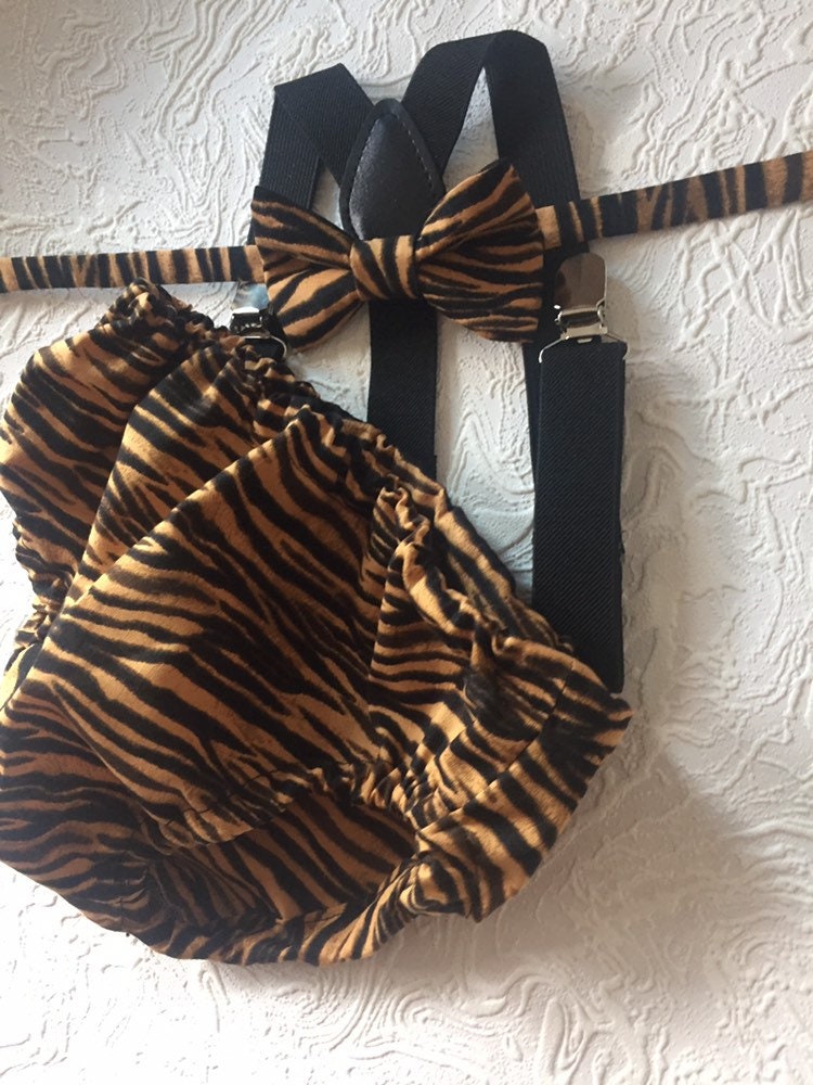 Wild one birthday boy outfit, wild one cake smash outfit boy, wild one party outfit, tiger cake smash outfit, tiger bloomer, tiger bow tie