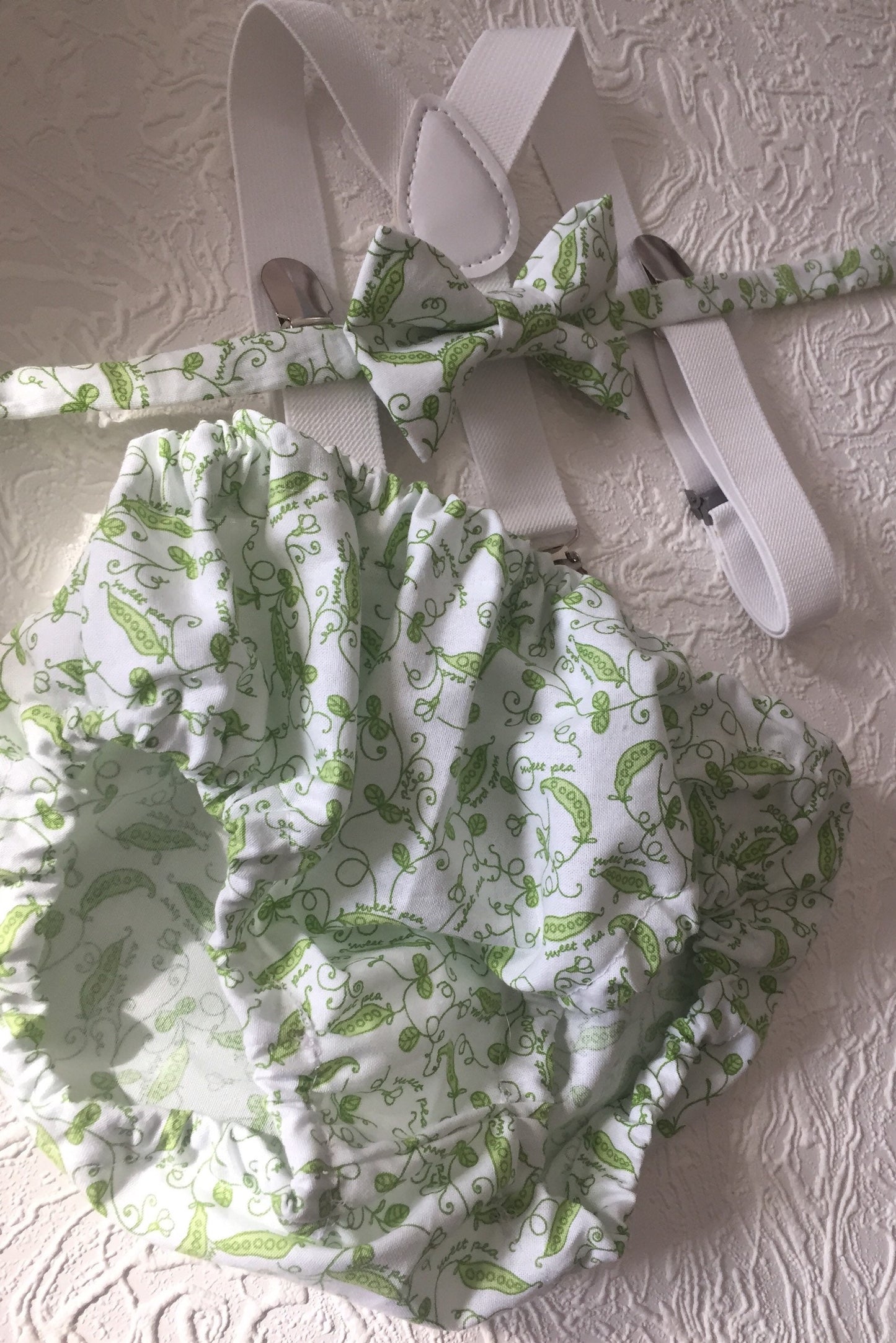 Two Peas In A Pod Twins Newborn Gift Set - Cool Cute Gifts For Twins - Newborn To 2 Years Cake Smash - two peas in a pod bloomer bow tie