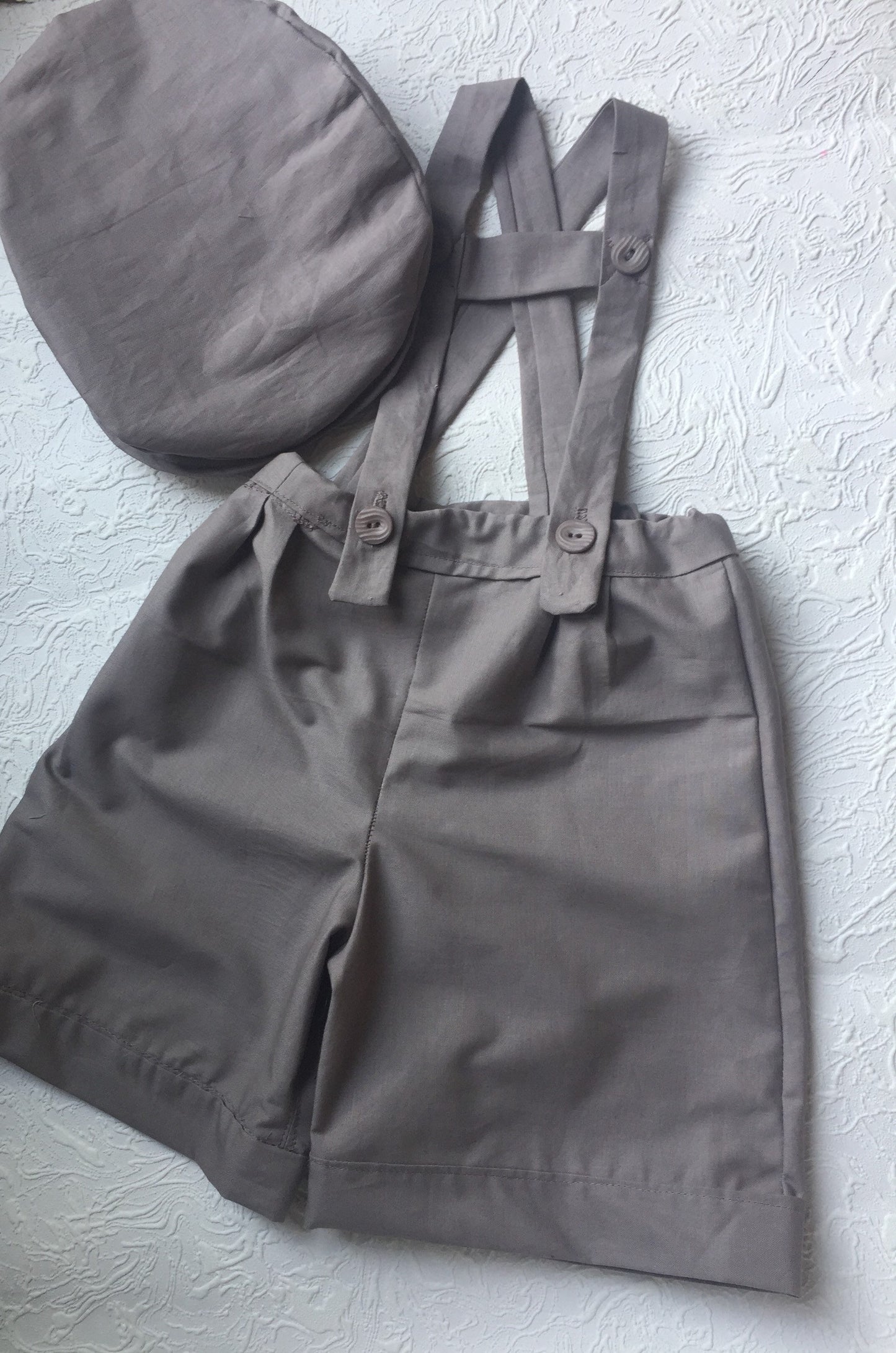 Boy shorts with suspenders and cap in charcoal grey