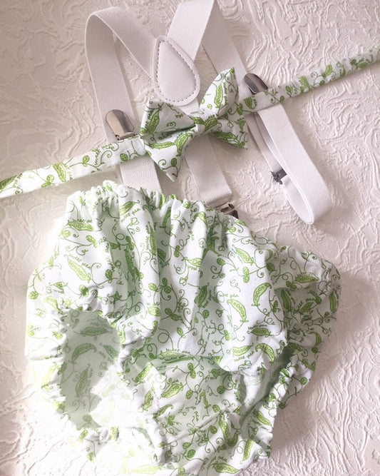 Two Peas In A Pod Twins Newborn Gift Set - Cool Cute Gifts For Twins - Newborn To 2 Years Cake Smash - two peas in a pod bloomer bow tie