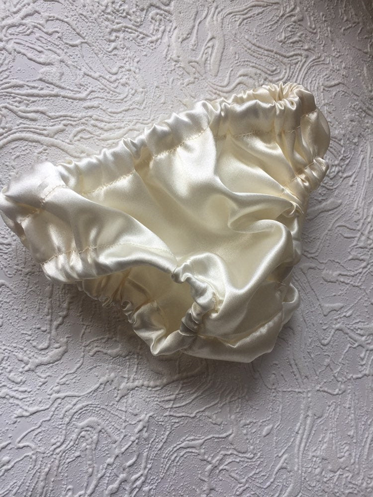 ivory bloomer with bow