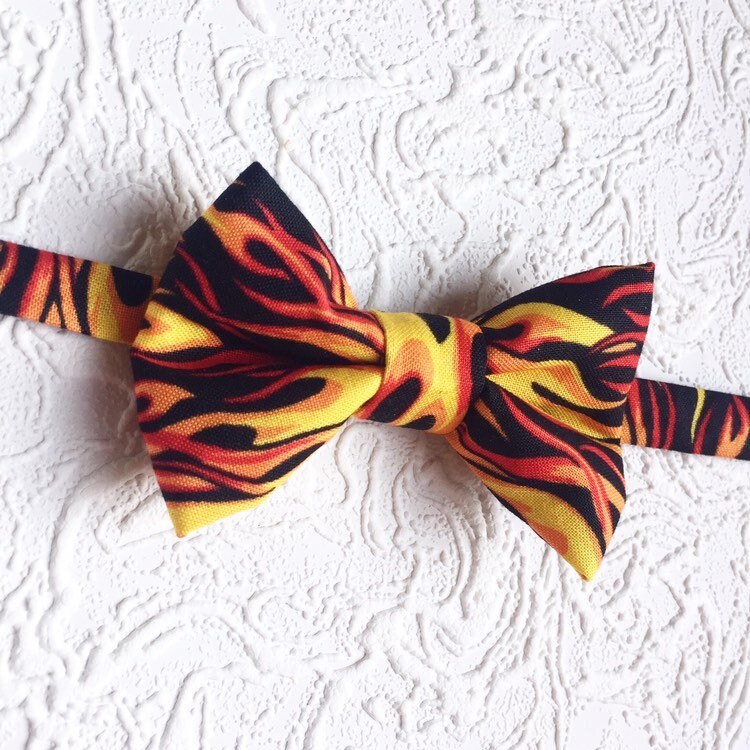 Red Flames Bow Tie, Racing bow tie, Pre-tied Bow tie, Bow ties for boys and Men, Grilling Gifts, BBQ Bow Tie, Red Racing Flames, Boys Bow