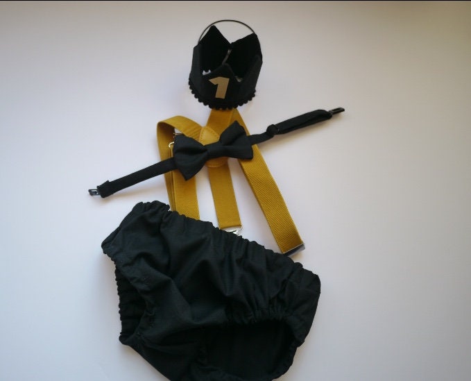 Cake Smash Boy Outfit, Black and Gold 1st Birthday Boy, Black Diaper Cover, Bowtie, Suspender, gold suspenders, First Birthday Boy, Boys 1st