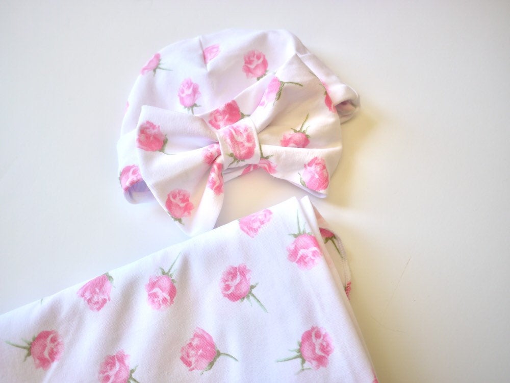 Floral Swaddle Set, Neutral Swaddle Set, Swaddle Blanket and Hat Newborn, Newborn Girl Mauve Rose Swaddle Set, Baby Shower Gift, Photo Prop