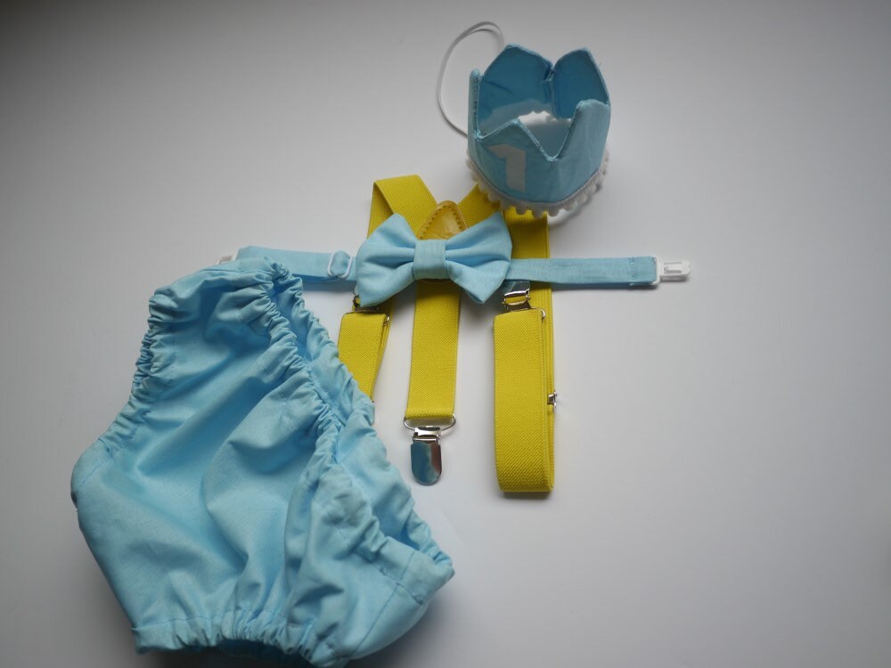 Cake Smash Outfit Gray Blue — Boys First Birthday Outfit yellow Blue — Baby Blue Bow Tie & Baby Blue Diaper Cover with yellow Suspenders