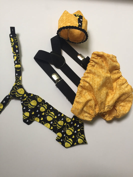 Boy first birthday outfit, cake smash outfit boy, bumble bee baby toddler outfit, second birthday, diaper cover, cake smash props