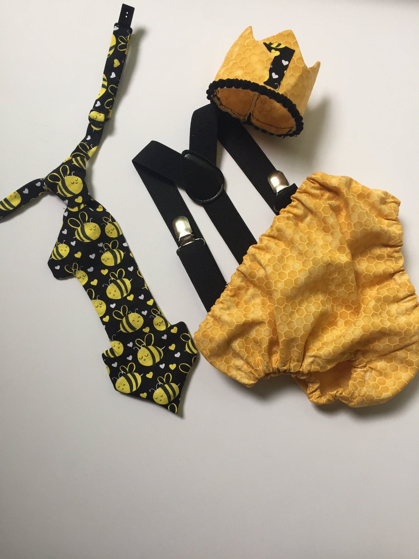 Boy first birthday outfit, cake smash outfit boy, bumble bee baby toddler outfit, second birthday, diaper cover, cake smash props