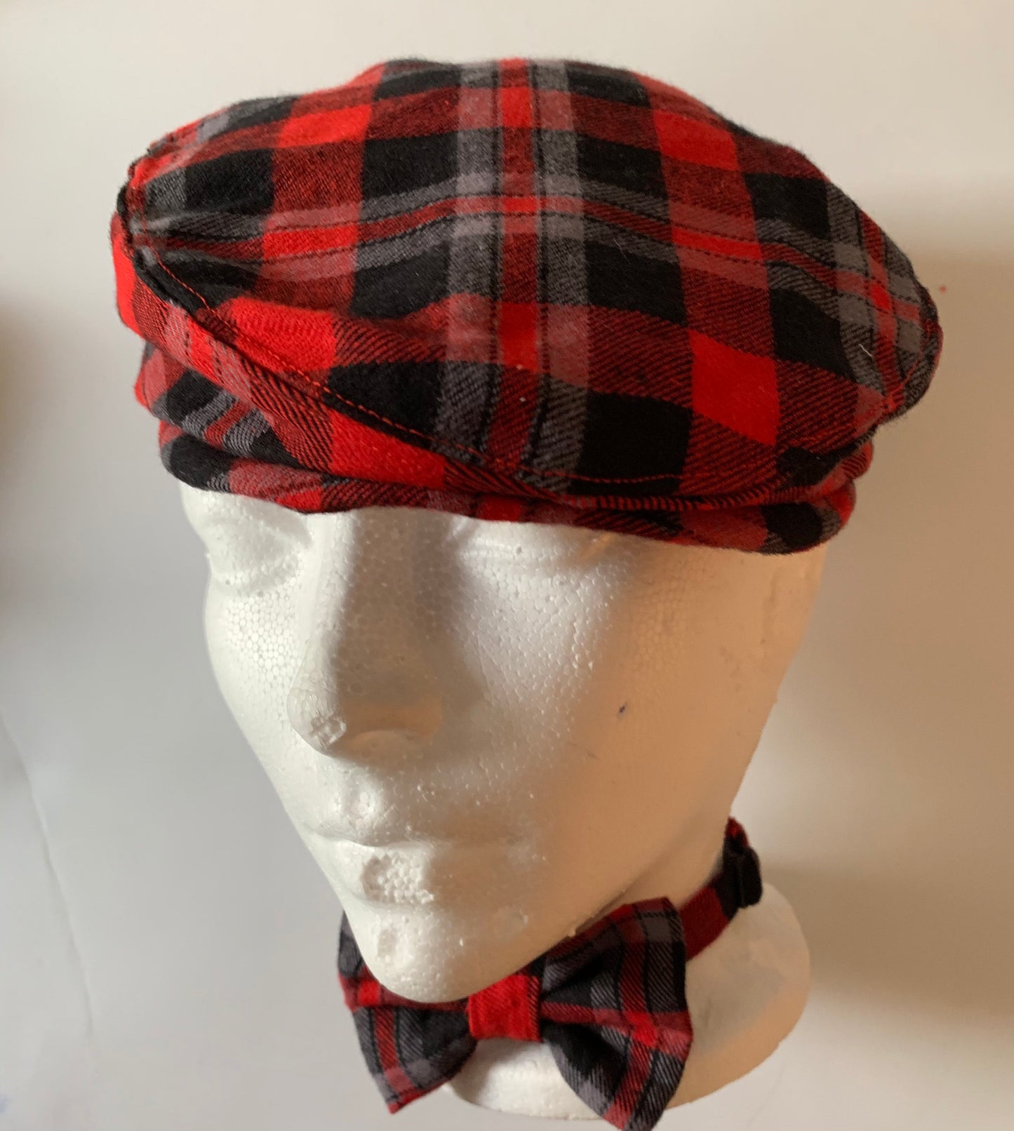 Red, grey and Black Buffalo Check Flat Cap for Father and son Christmas photos