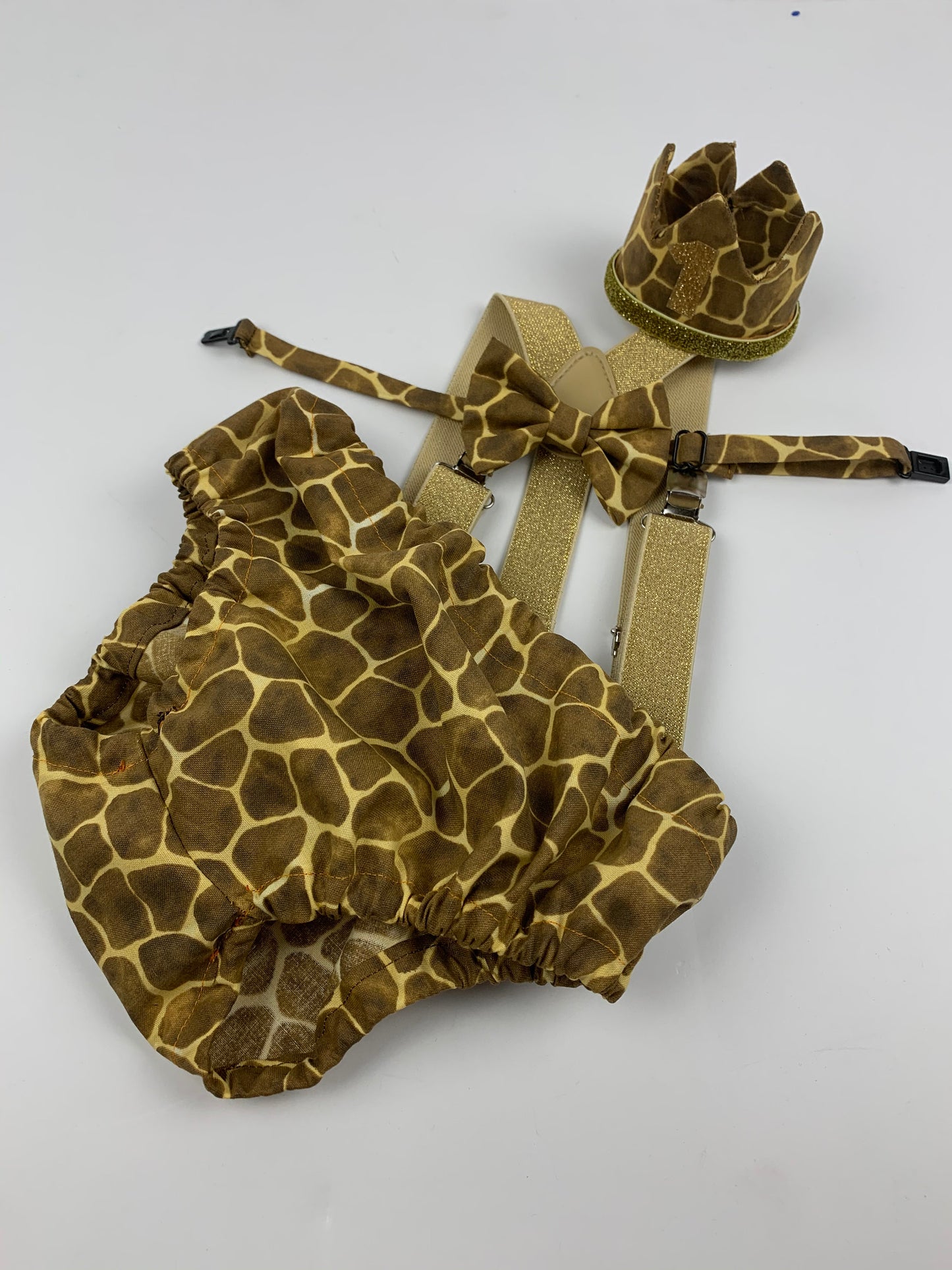 safari cake smash outfit boy, boy cake smash outfit, giraffe cake smash, jungle cake smash, safari 1st birthday boy, giraffe diaper cover