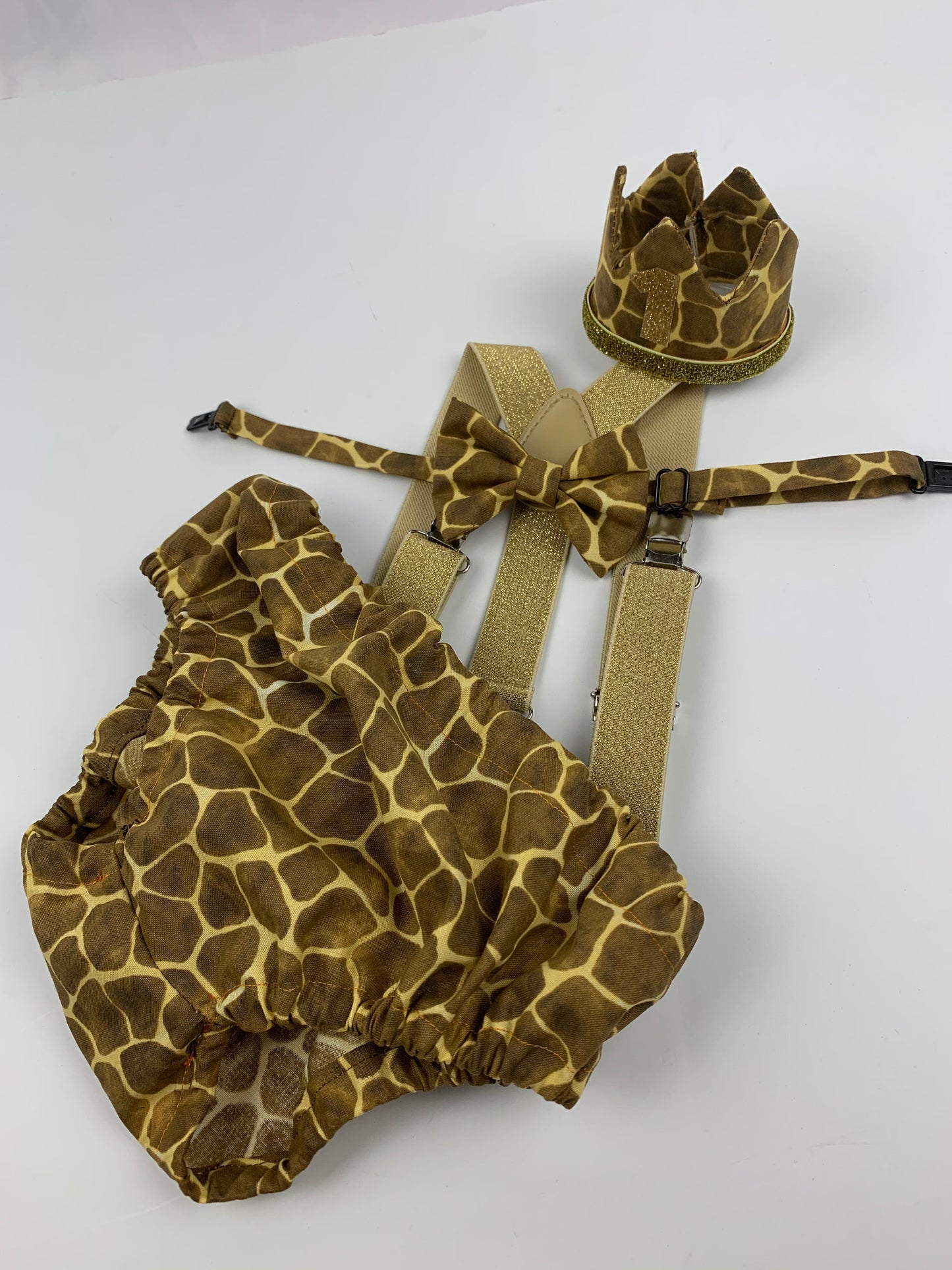 safari cake smash outfit boy, boy cake smash outfit, giraffe cake smash, jungle cake smash, safari 1st birthday boy, giraffe diaper cover