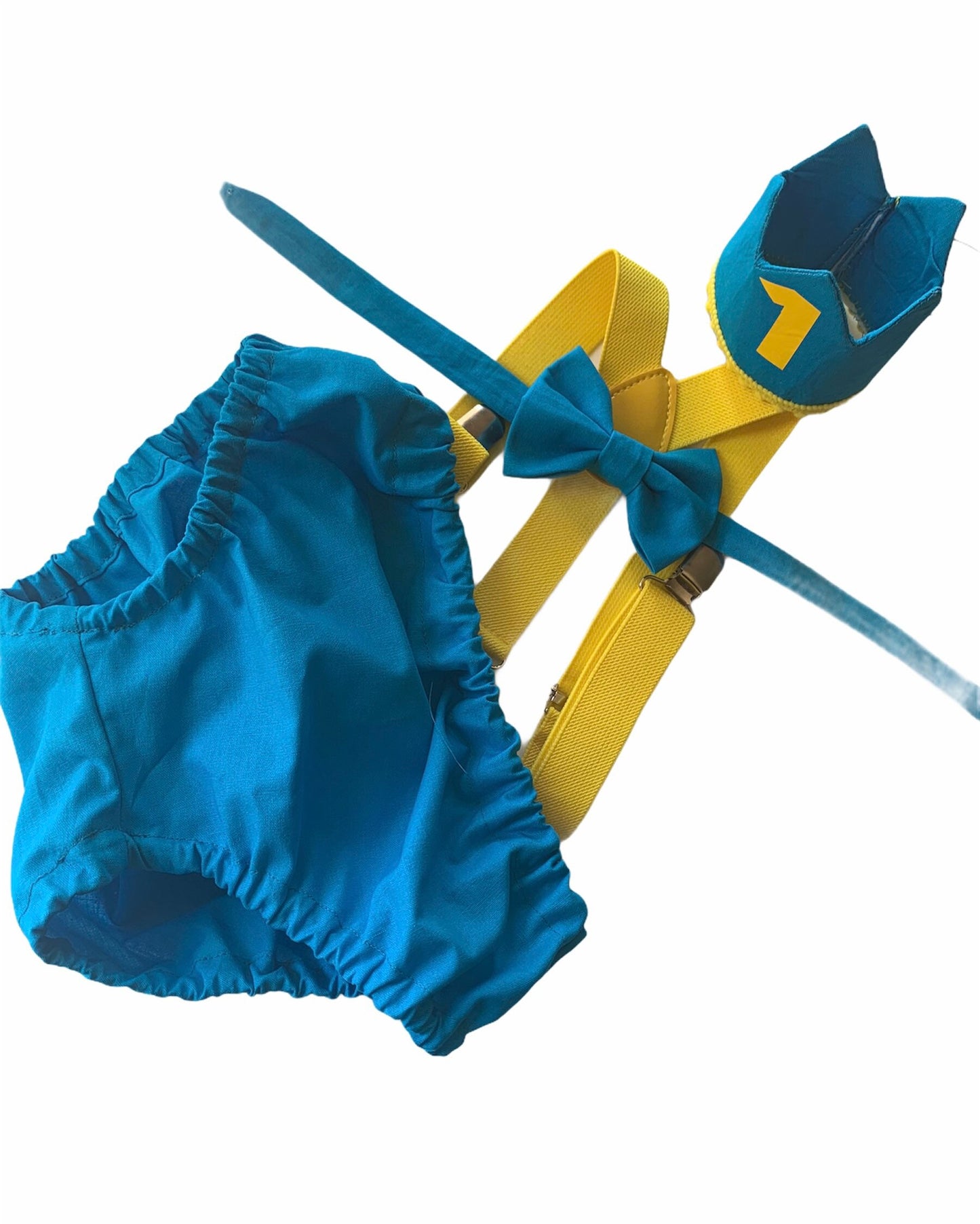 Cake Smash Outfit yellow Blue — Boys First Birthday Outfit yellow Blue — Baby Blue Bow Tie & Baby Blue Diaper Cover with yellow Suspenders